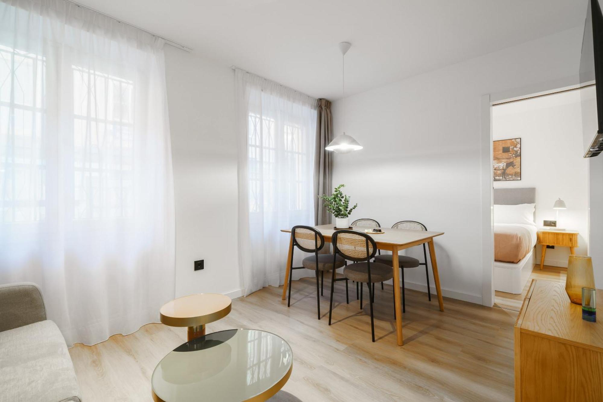 Limehome Malaga Calle Victoria Dış mekan fotoğraf