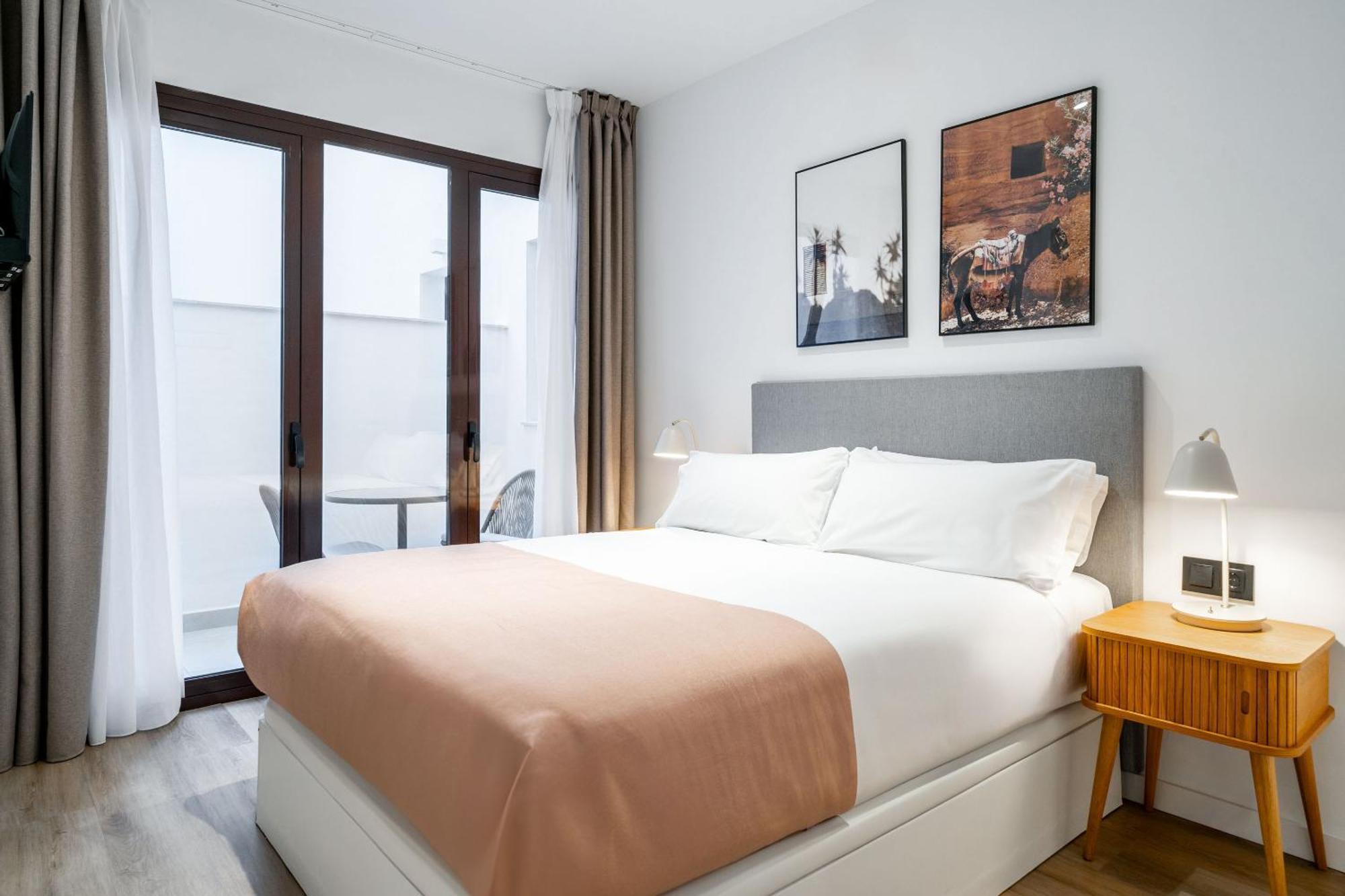 Limehome Malaga Calle Victoria Dış mekan fotoğraf