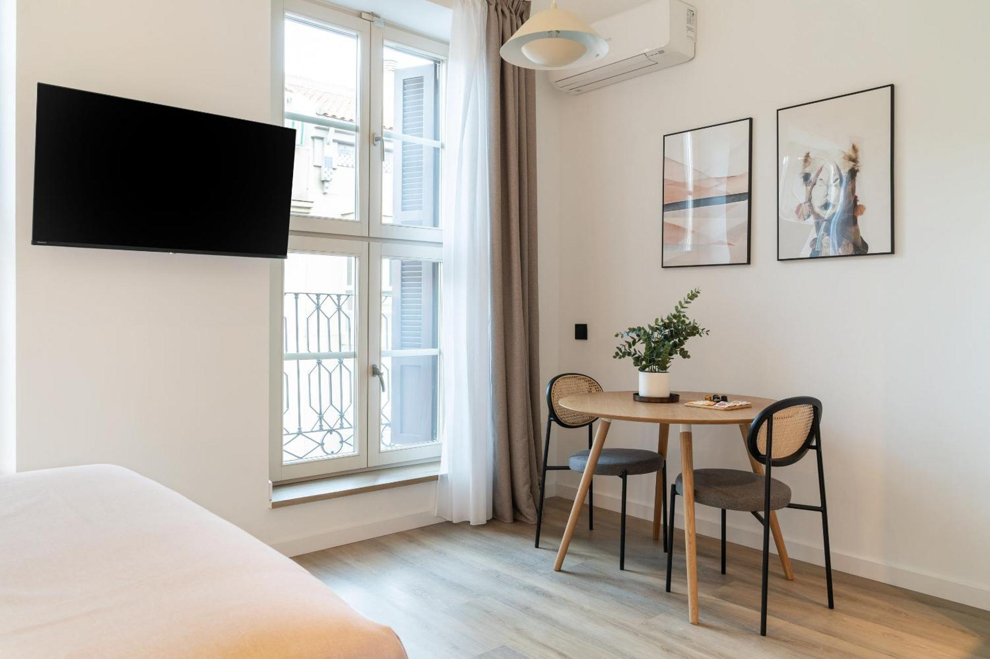 Limehome Malaga Calle Victoria Dış mekan fotoğraf