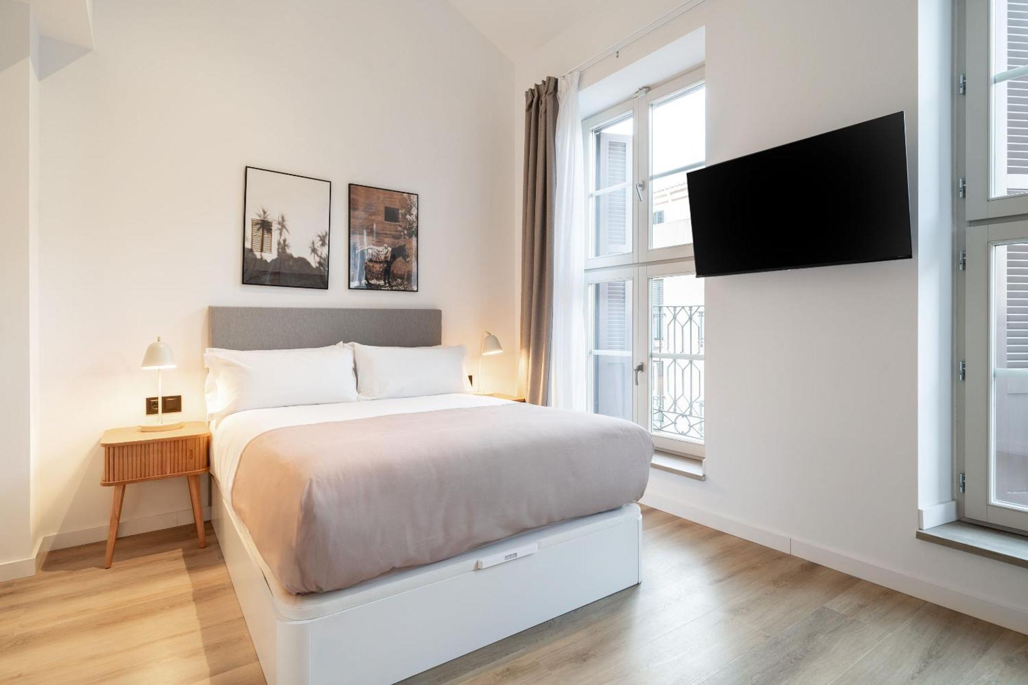 Limehome Malaga Calle Victoria Dış mekan fotoğraf