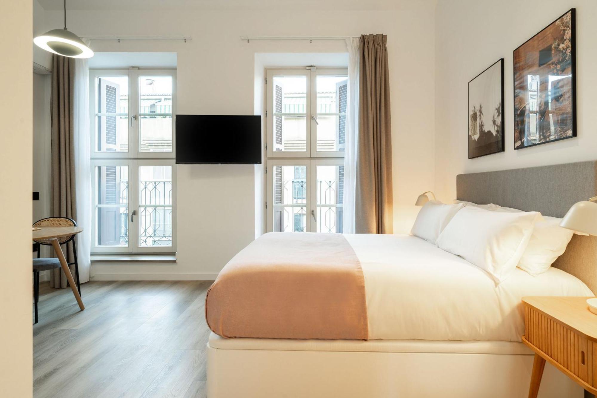 Limehome Malaga Calle Victoria Dış mekan fotoğraf