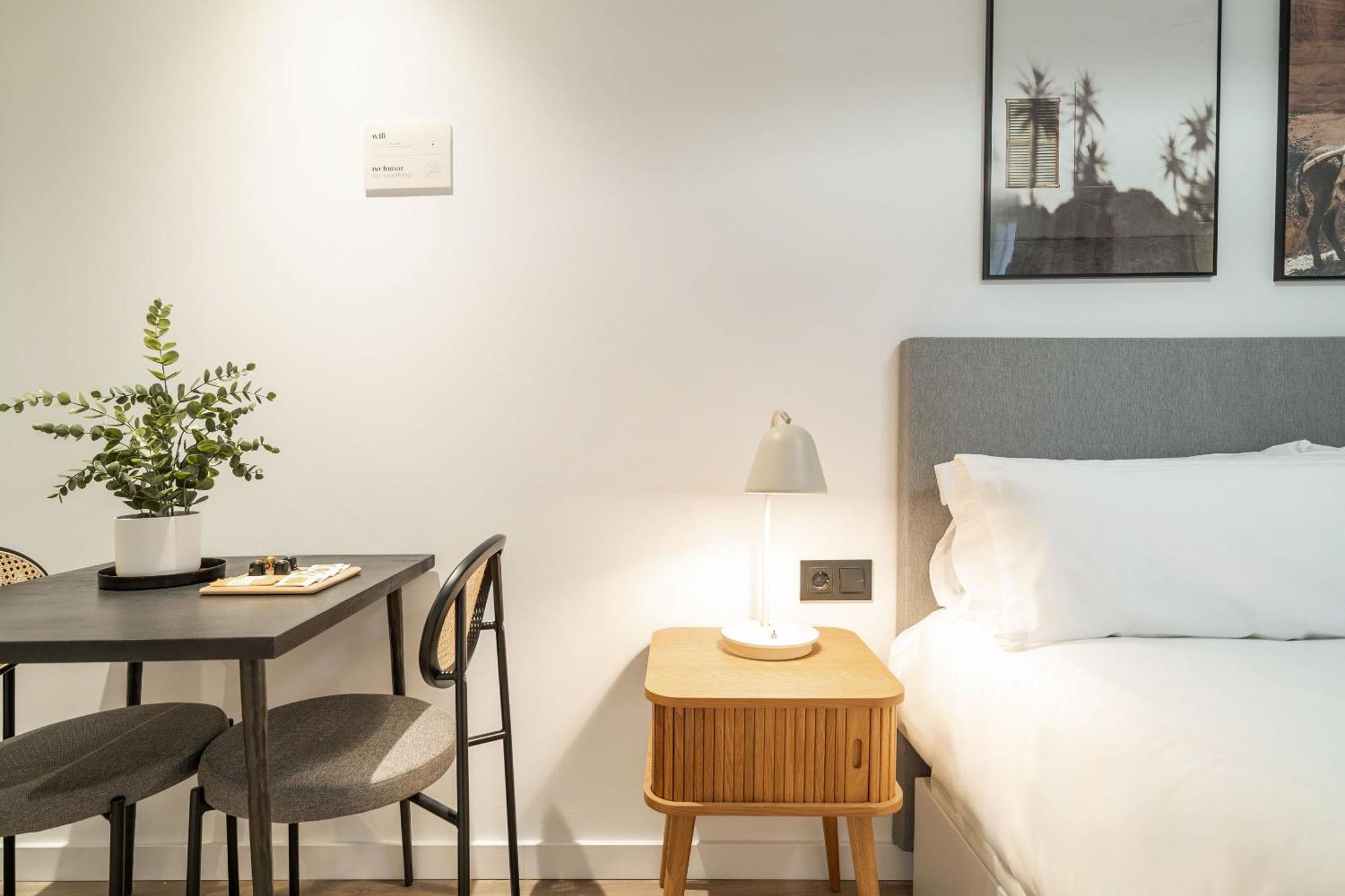 Limehome Malaga Calle Victoria Dış mekan fotoğraf